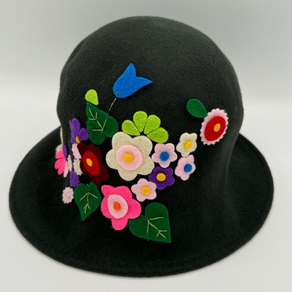 100 Wool Urban Outfitters Bucket Winter Hat Grey Floral Patchwork OS Vintage NWT - Picture 1 of 6